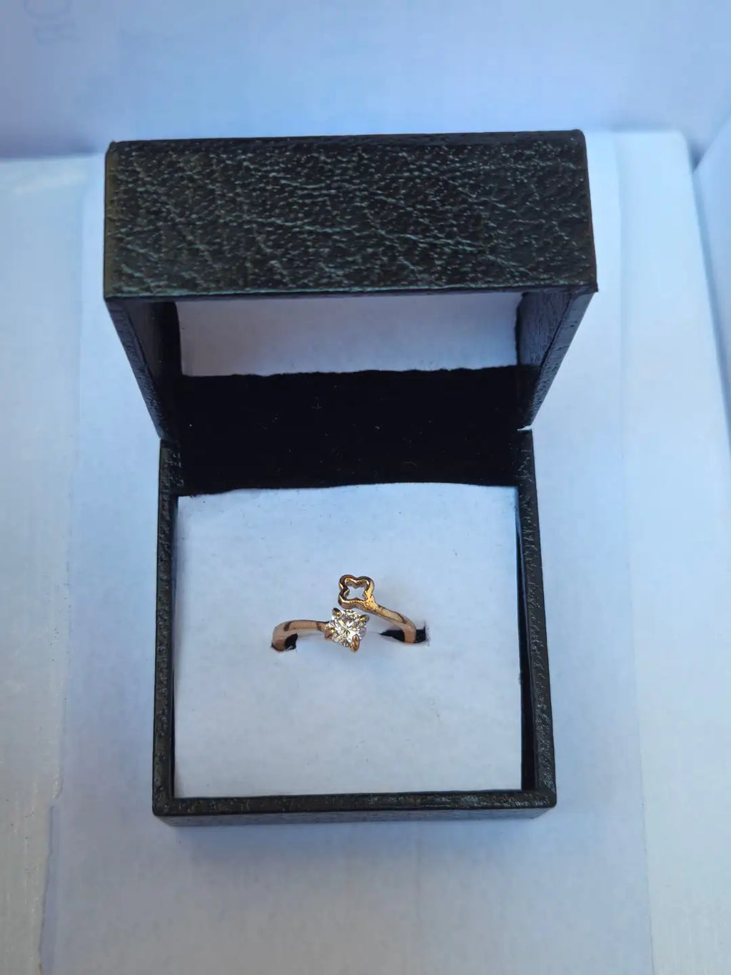 Elegant Golden Adjustable Open-End Ring – Unique Dual-Sided Crystal & Textured Pattern Ring