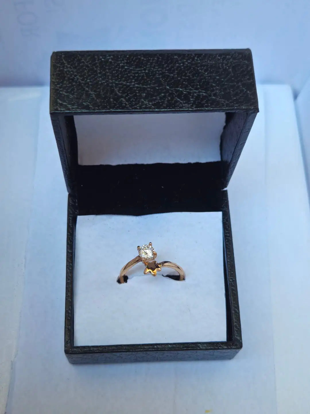 Elegant Golden Adjustable Open-End Ring – Unique Dual-Sided Crystal & Textured Pattern Ring