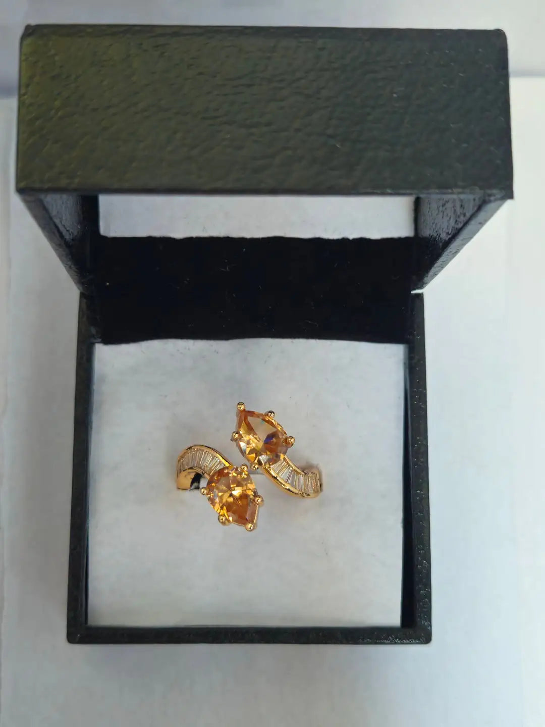 Luxury Dual-Stone Golden Adjustable Ring – Elegant Open-End Crystal Statement Ring