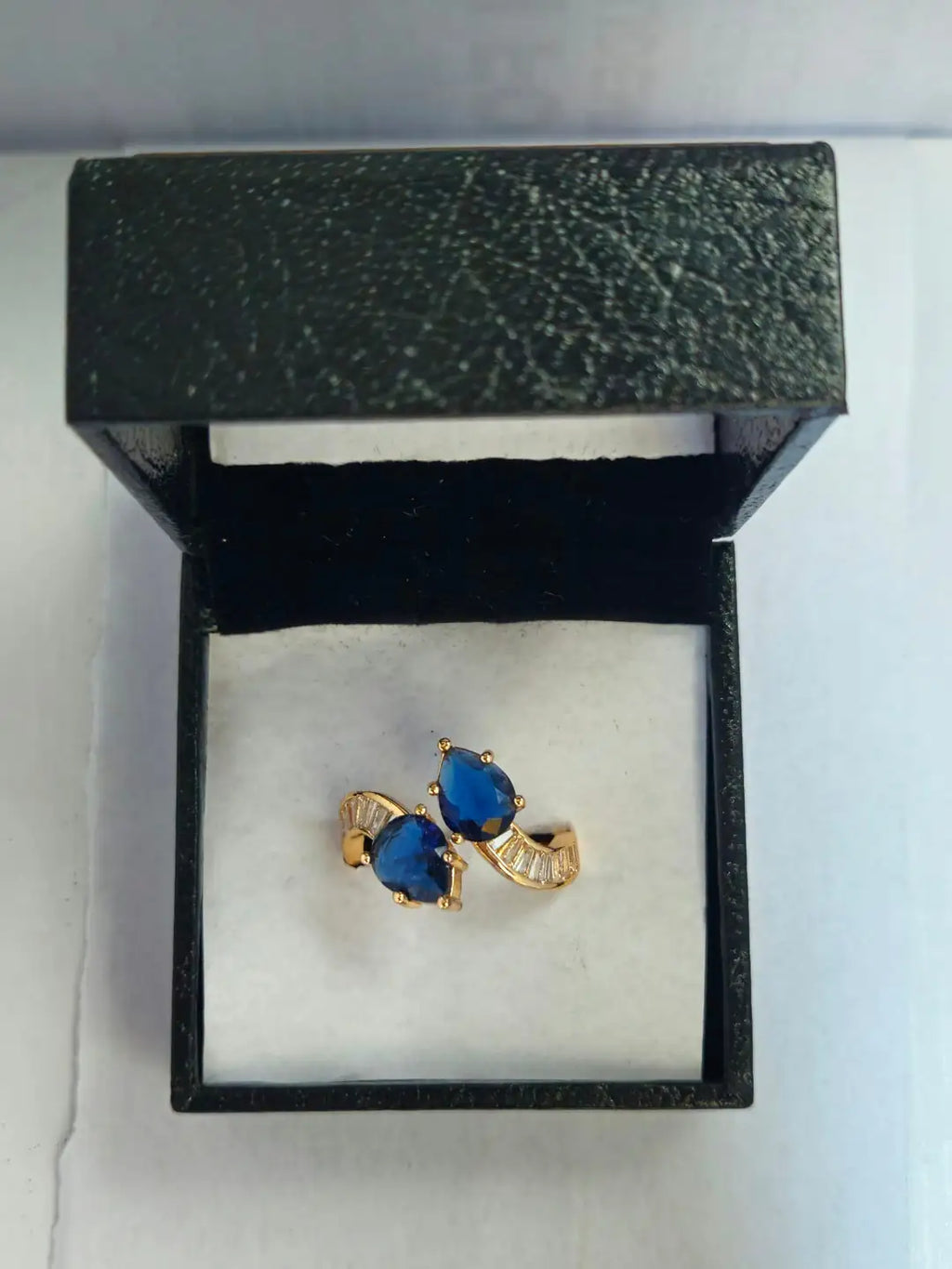 Luxury Dual-Stone Golden Adjustable Ring – Elegant Open-End Crystal Statement Ring
