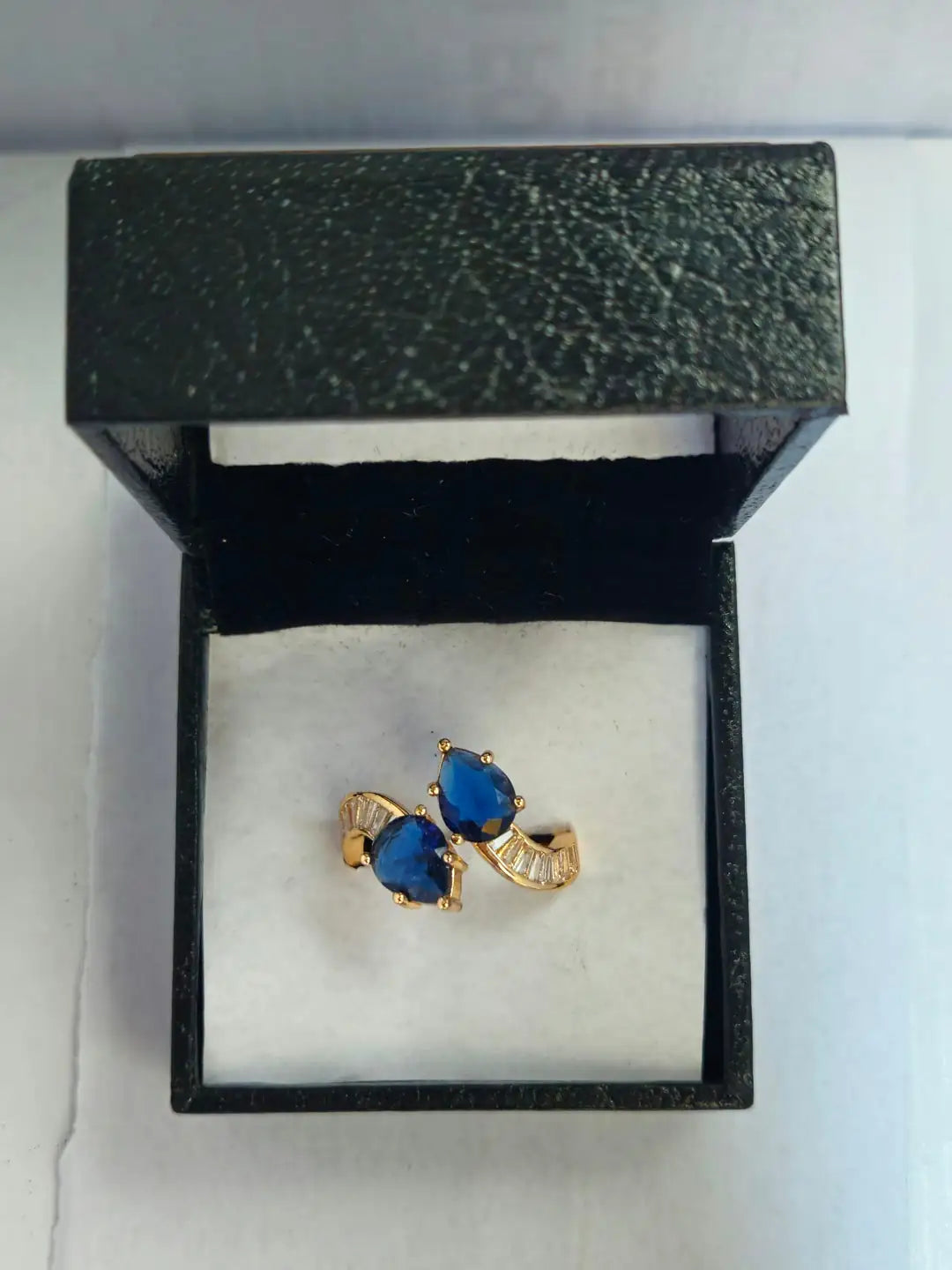 Luxury Dual-Stone Golden Adjustable Ring – Elegant Open-End Crystal Statement Ring