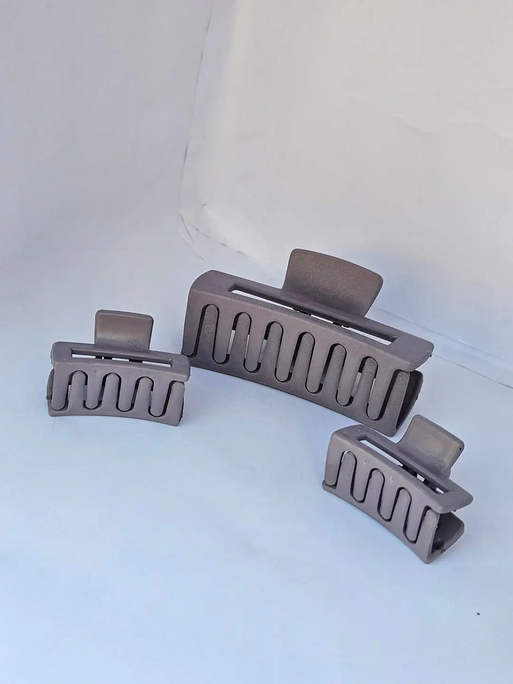 3-Piece Matte Hair Claw Clip Set – 1 Large & 2 Medium Non-Slip Professional Jaw Clips