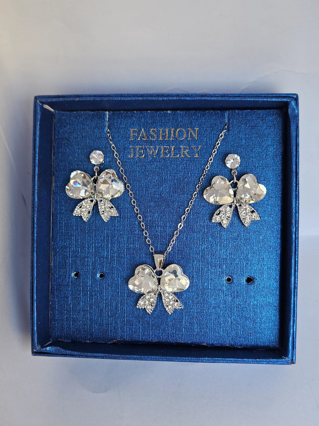 Silver Crystal Jewelry Set | Necklace & Earrings | Premium Gift Box – Zewarly.pk