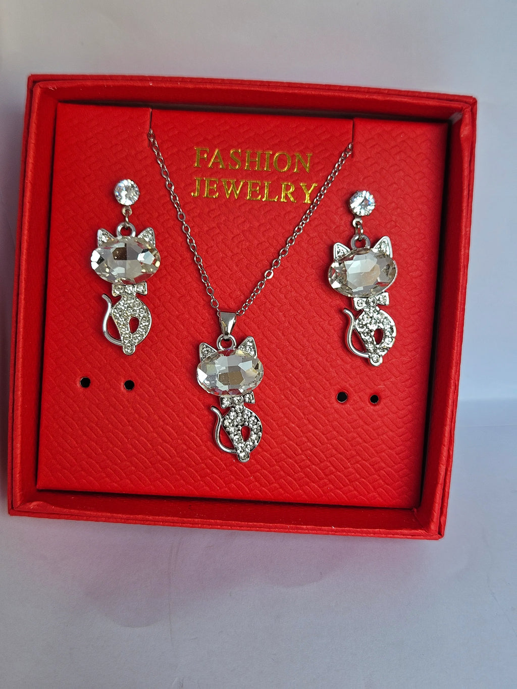Silver Crystal Jewelry Set | Necklace & Earrings | Premium Gift Box – Zewarly.pk