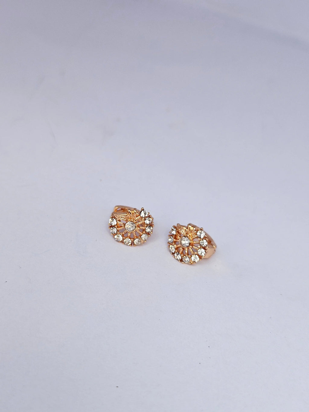 Floral Halo Golden Huggie Hoop Earrings with Sparkling Zircon Accents – Dainty Small Round Stud-Hoops for Women
