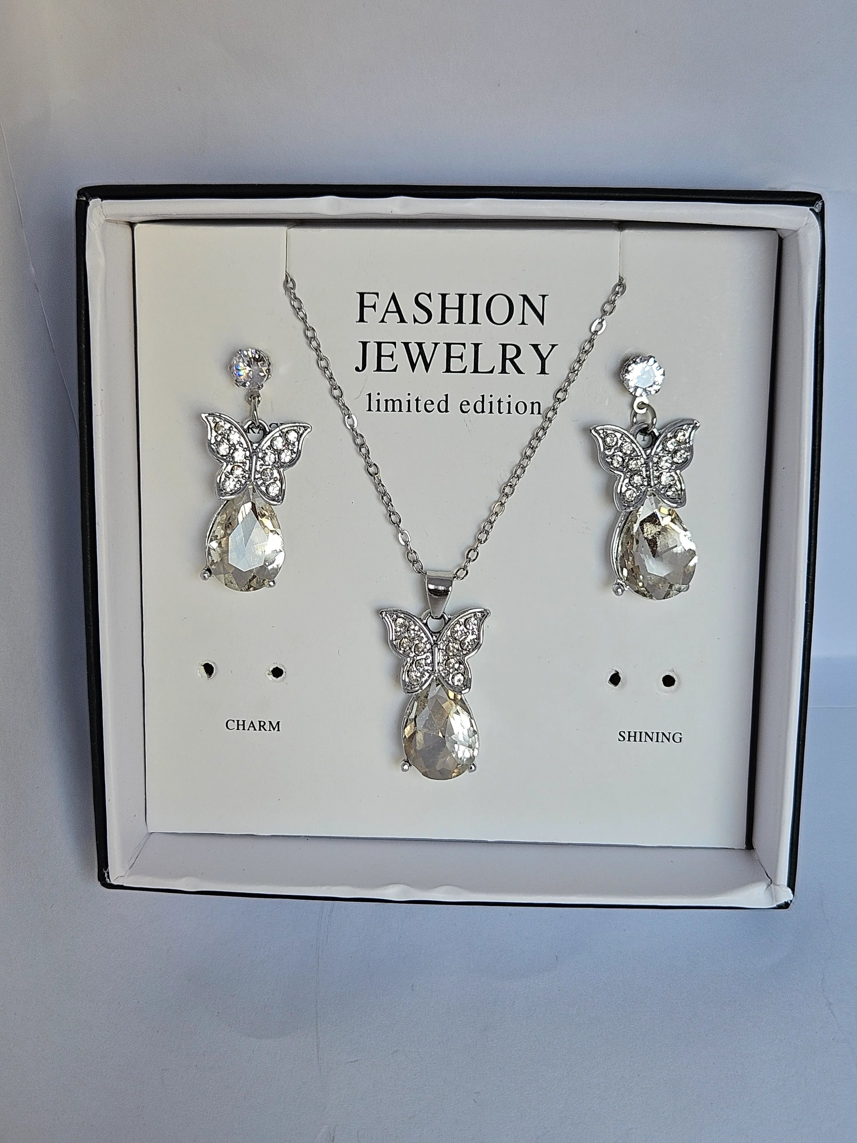 Silver Crystal Jewelry Set | Necklace & Earrings | Premium Gift Box – Zewarly.pk