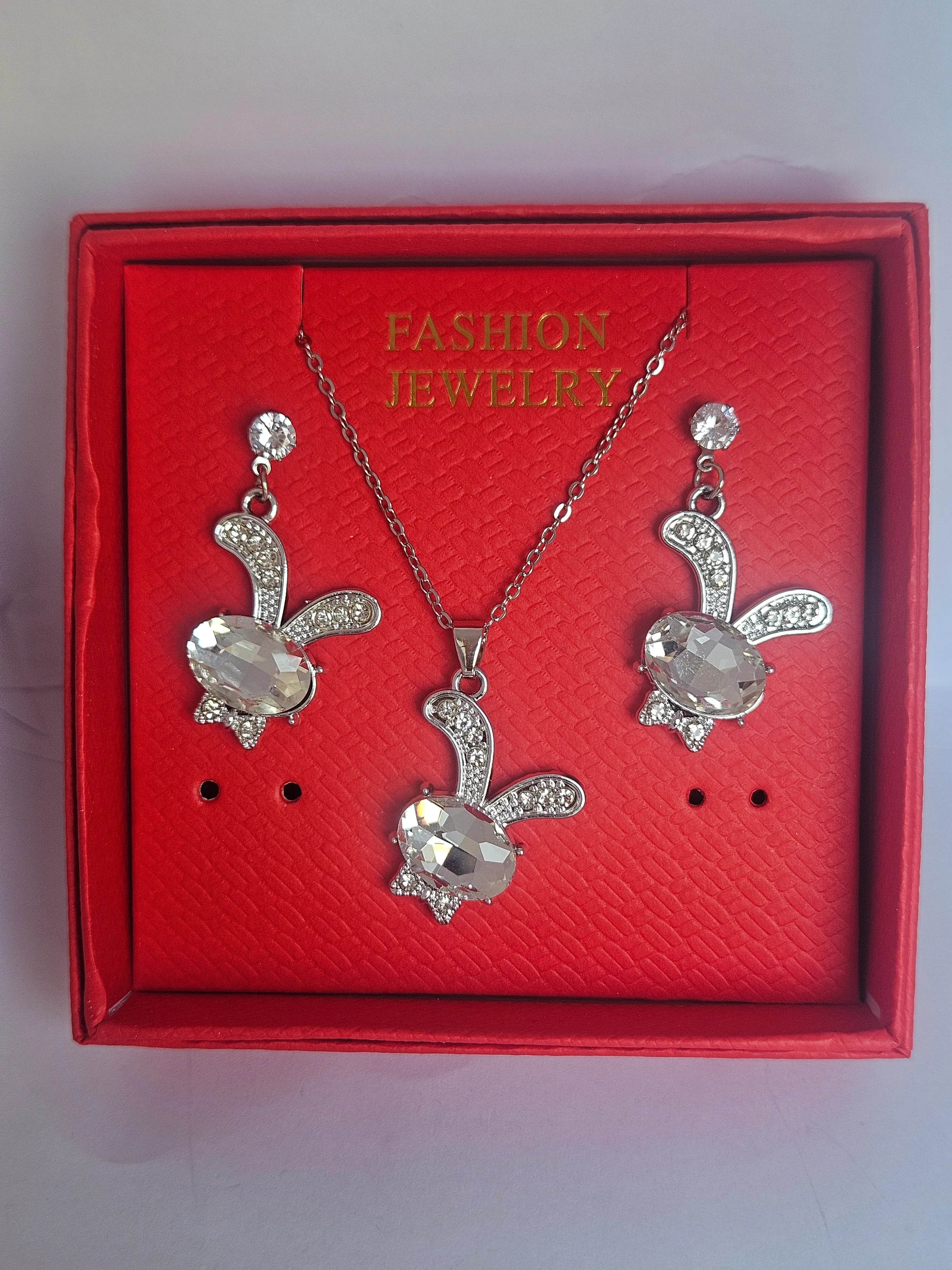 Silver Crystal Jewelry Set | Necklace & Earrings | Premium Gift Box – Zewarly.pk