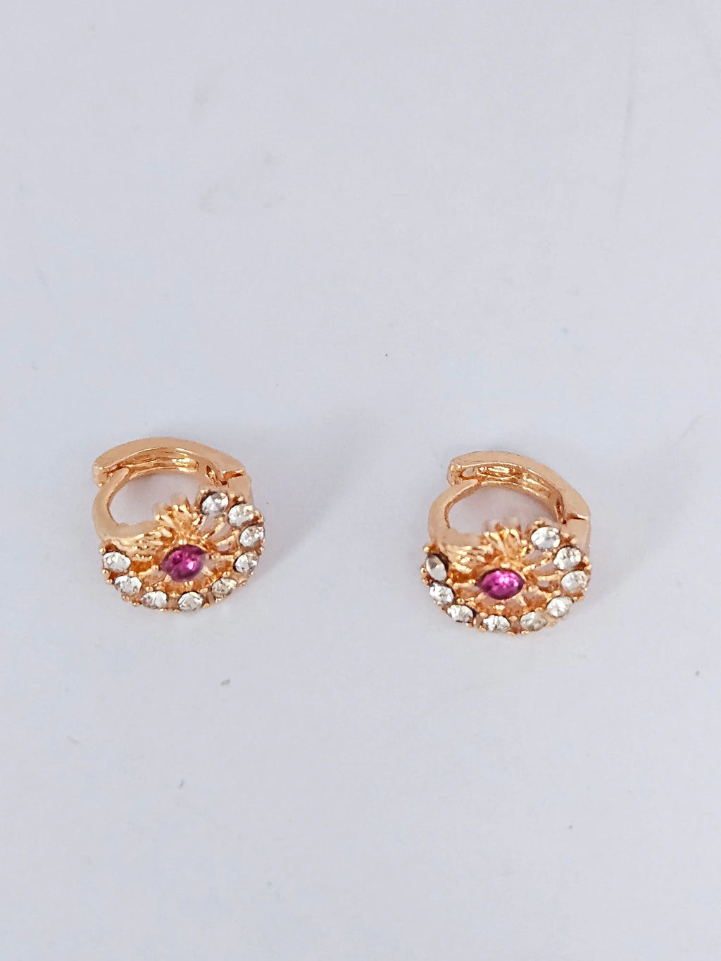 Floral Halo Golden Huggie Hoop Earrings with Sparkling Zircon Accents – Dainty Small Round Stud-Hoops for Women