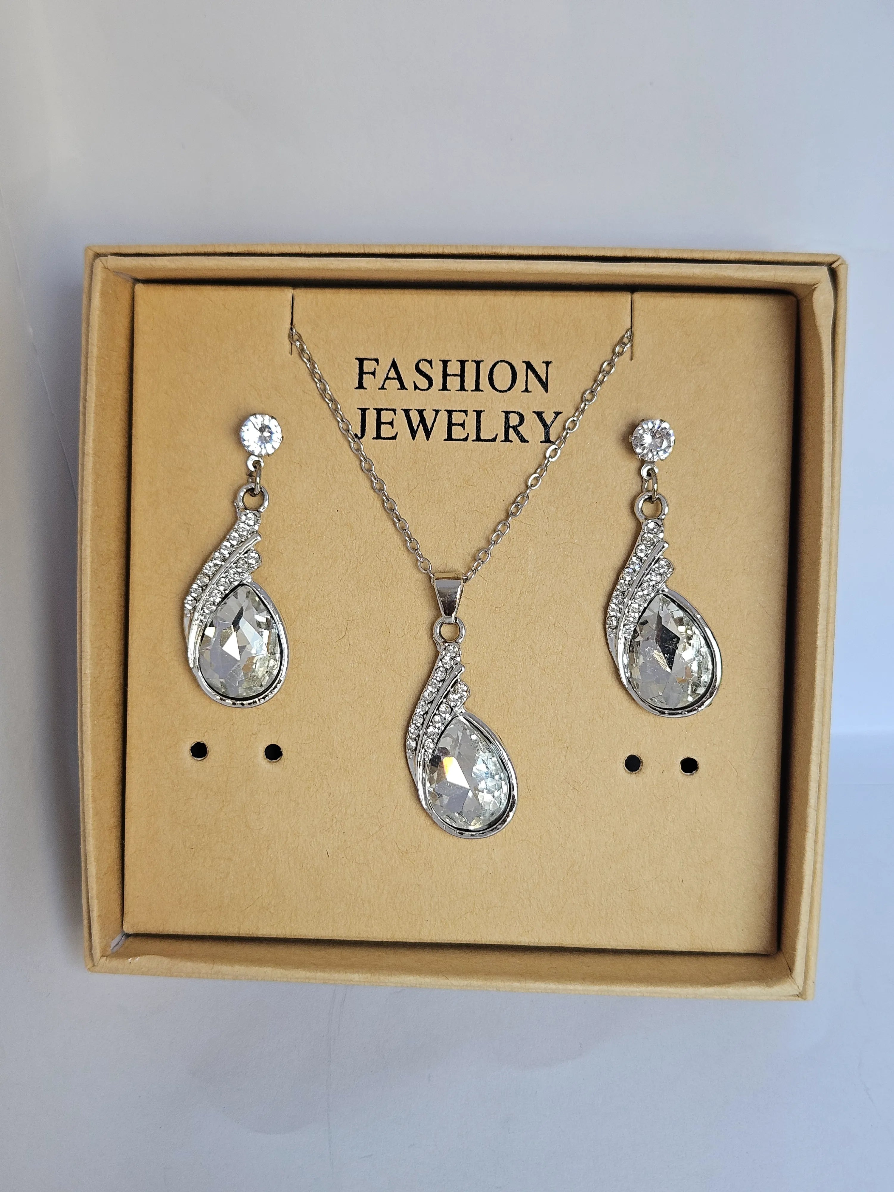 Silver Crystal Jewelry Set | Necklace & Earrings | Premium Gift Box – Zewarly.pk