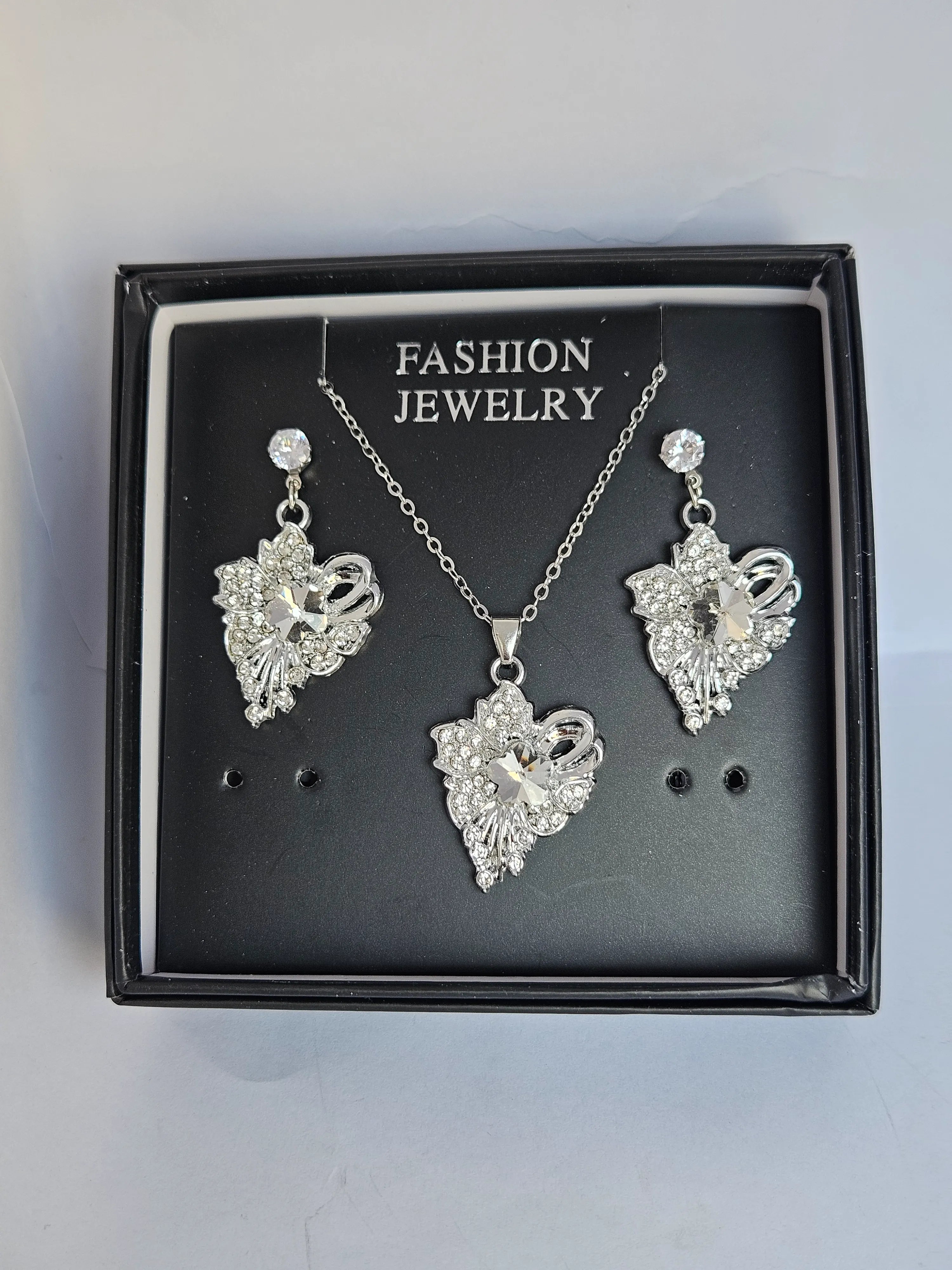 Silver Crystal Jewelry Set | Necklace & Earrings | Premium Gift Box – Zewarly.pk